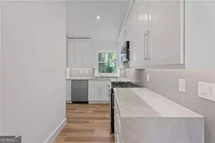 2746 Dale Creek Dr NW, Atlanta, GA 30318 - Photo 10