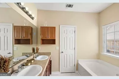 2162 Capella Circle SW, South Fulton, GA 30331 - Photo 8