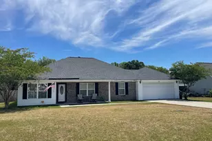 134 Auburn Cir, Glennville, GA 30427 - Photo 1