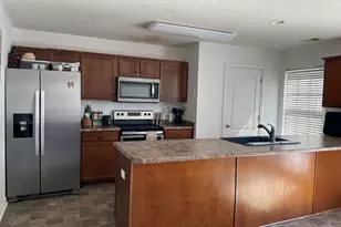 134 Auburn Cir, Glennville, GA 30427 - Photo 4