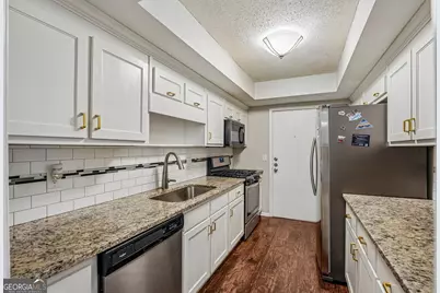 6851 Roswell Road, Sandy Springs, GA 30328 - Photo 14