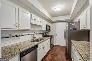 6851 Roswell Rd, Sandy Springs, GA 30328 - Photo 14