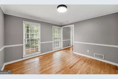 153 Lakeside Drive, Kennesaw, GA 30144 - Photo 8