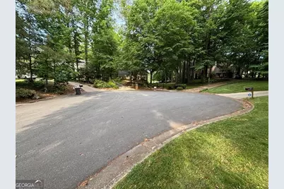 4533 Middlebury Court NE, Marietta, GA 30068 - Photo 4