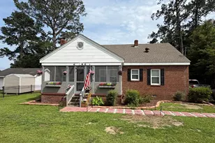 225 Gordon St, Thomson, GA 30824 - Photo 2