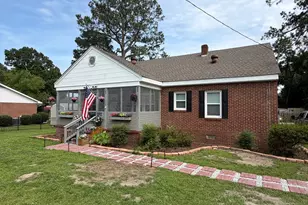 225 Gordon St, Thomson, GA 30824 - Photo 1