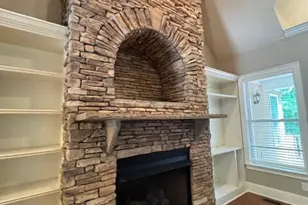207 Lakeview Ct, Lagrange, GA 30240 - Photo 4