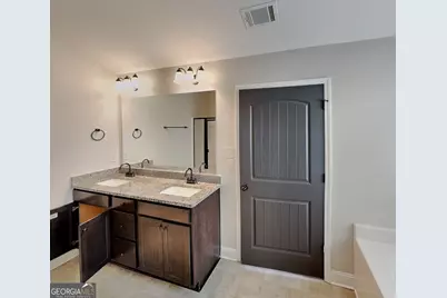 553 Cherry Creek Drive, Loganville, GA 30052 - Photo 12