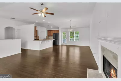 2126 Crown Park Drive, Winder, GA 30680 - Photo 4