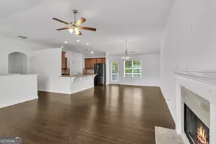 2126 Crown Park Dr, Winder, GA 30680 - Photo 4