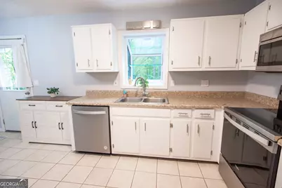 180 Beverly Park Court, Newnan, GA 30263 - Photo 18