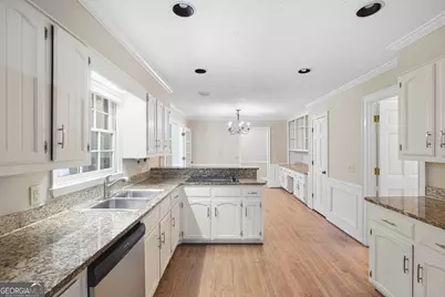 2360 Kimbrough Court, Sandy Springs, GA 30350 - Photo 2
