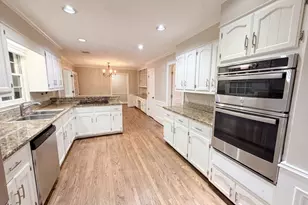 2360 Kimbrough Ct, Sandy Springs, GA 30350 - Photo 2