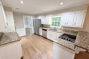 2360 Kimbrough Ct, Sandy Springs, GA 30350 - Photo 10