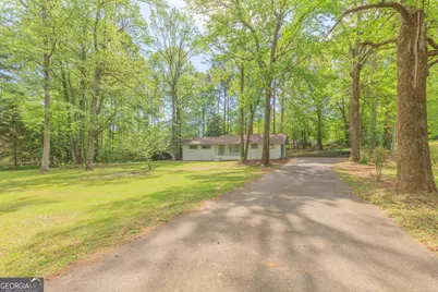 1068 Beaverdale Road NE, Dalton, GA 30721 - Photo 2