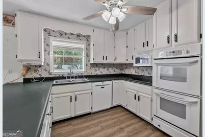 112 Meadows Way, Brunswick, GA 31525 - Photo 10