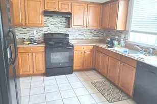 8955 Ruel Ln, Suwanee, GA 30024 - Photo 6