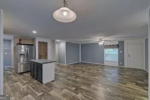 1054 Brookhaven Cir, Toccoa, GA 30577 - Photo 8