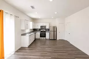 125 N Chesapeake Bay Dr, Locust Grove, GA 30248 - Photo 6