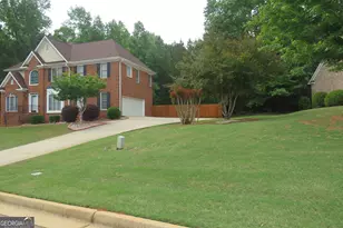 2205 Crescent Walk, Conyers, GA 30094 - Photo 4