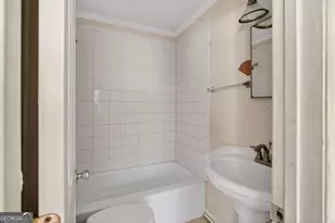 527 Tibet Ave, Savannah, GA 31406 - Photo 12