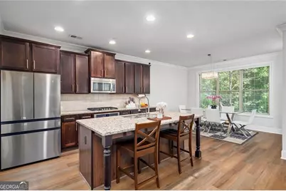 7805 Highland Bluff, Sandy Springs, GA 30328 - Photo 8