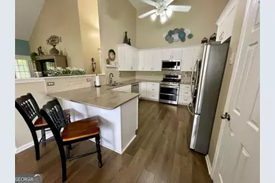 1605 Brooks Pointe Court, Lawrenceville, GA 30045 - Photo 2
