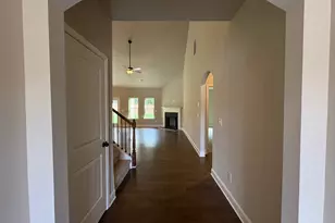 1036 Lakeviewe Oaks Ct, Grayson, GA 30017 - Photo 4