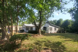 810 Laura St, Glennville, GA 30427 - Photo 4