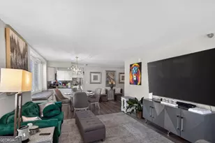 2479 Peachtree Rd NE, Atlanta, GA 30305 - Photo 10