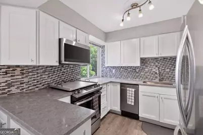 2479 Peachtree Road NE #214, Atlanta, GA 30305 - Photo 8