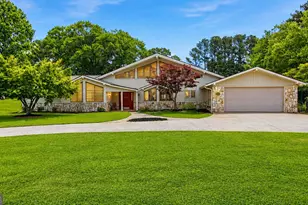 31 Addington Ct, Toccoa, GA 30577 - Photo 1
