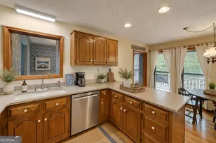 371 Shorewood Cir, Toccoa, GA 30577 - Photo 6