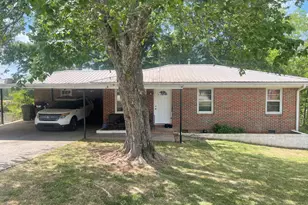 810 Stewart St, Carrollton, GA 30117 - Photo 1