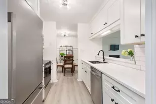 403 Tuxworth Cir, Decatur, GA 30033 - Photo 6