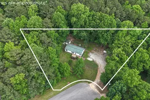 4 Cottonwood Cir, Sharpsburg, GA 30277 - Photo 2