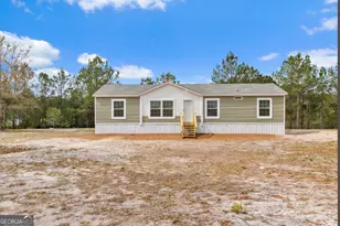 143 Lisa Ln, Hortense, GA 31543 - Photo 2