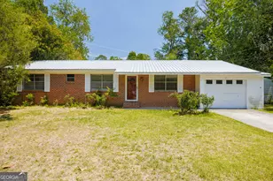 203 Magnolia Dr, Adel, GA 31620 - Photo 2