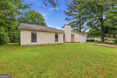 608 Crestmont Court, Jonesboro, GA 30238 - Photo 8