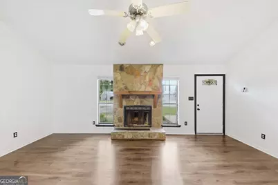 608 Crestmont Court, Jonesboro, GA 30238 - Photo 2