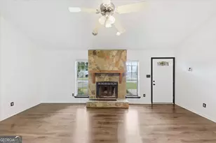 608 Crestmont Ct, Jonesboro, GA 30238 - Photo 2