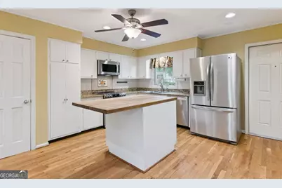 211 Wymberly Road, Saint Simons, GA 31522 - Photo 10