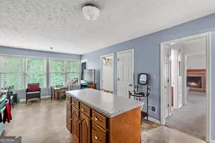 165 Hayes Cir, Rex, GA 30273 - Photo 10