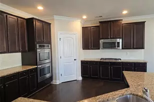 510 Georgia Cir, Loganville, GA 30052 - Photo 4