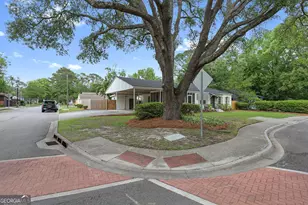 1302 E 53rd St, Savannah, GA 31404 - Photo 8