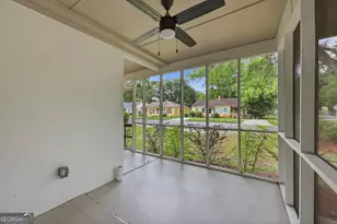 1302 E 53rd St, Savannah, GA 31404 - Photo 8