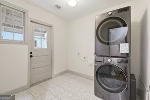 1302 E 53rd St, Savannah, GA 31404 - Photo 12