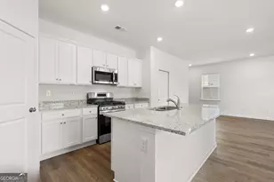 1812 Holmsey Cir, Conyers, GA 30094 - Photo 4