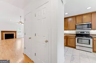352 Teal Ct, Roswell, GA 30076 - Photo 4