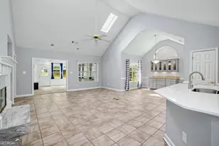 255 Fairway Ct, Newnan, GA 30265 - Photo 4